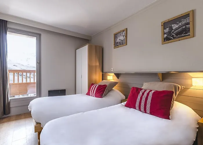 Otel Les De Rosael - 3*