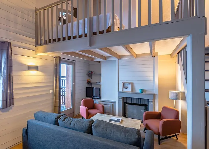 Otel Les De Rosael - 3*