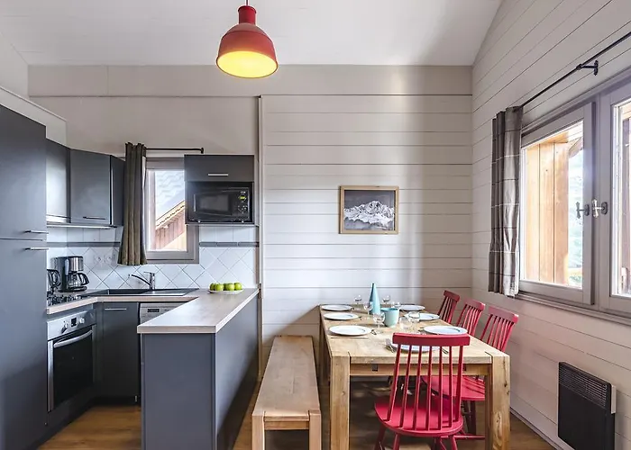 Otel Les De Rosael - 3*